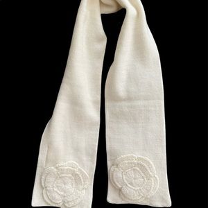 ELEPHANTITO NWOT Wool Ivory scarf for girls.
